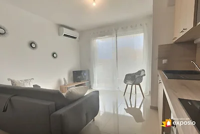 Appartement in Vias, 150m van het strand
