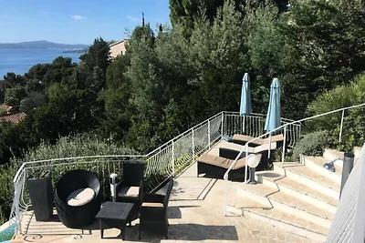 Villa mit Pool und Meerblick an der Côte...