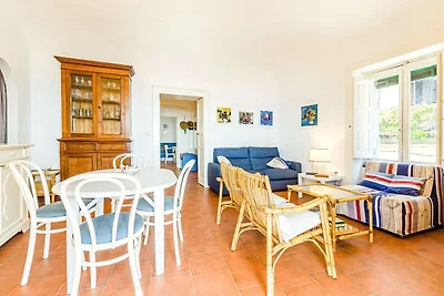 Antica dimora affacciata sul mare, con...