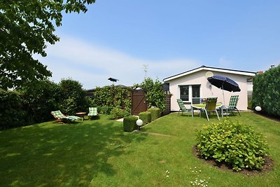 Moderner Bungalow in Warnkenhagen mit Garten