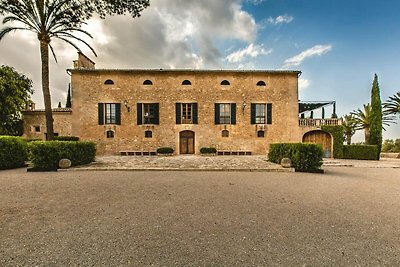 Castello del XVII secolo con piscina