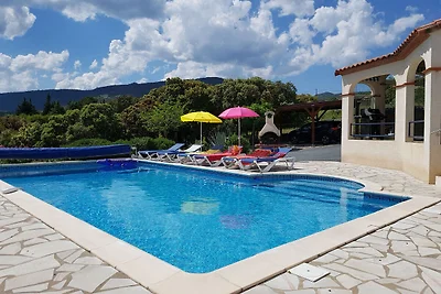 Elegante villa con piscina privata