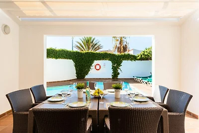 Ferienhaus in Cala'n Bosch mit Pool