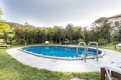 Casale vicino a Lucca con vista Toscana