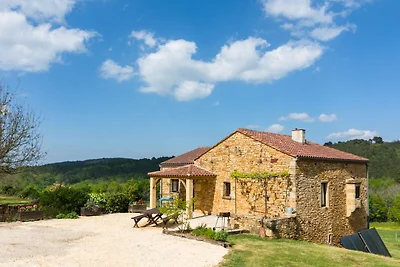 Ruhiges Ferienhaus mit Pool