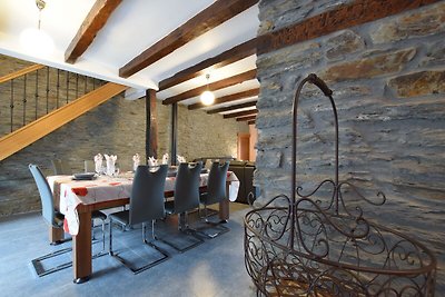 Schönes Ferienhaus in Neufchâteau am Wald