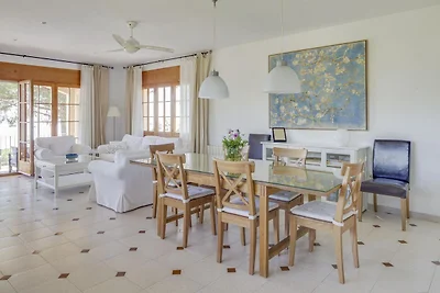 Villa a Arenys de Mar con piscina