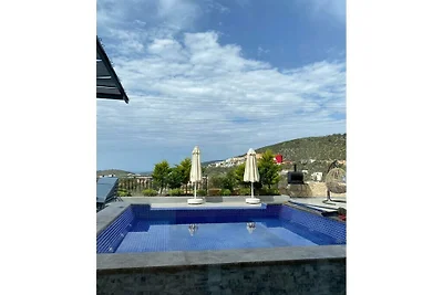 Villa in Kalkan mit Schwimmbecken