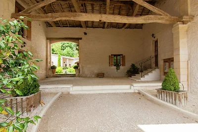 Luxusvilla in Saint-Preuil mit Swimmingpool