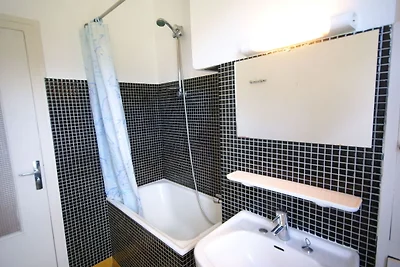 Rifugio per la fauna selvatica vicino a Le...