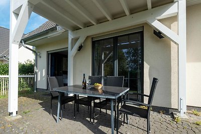 Holiday flat in Bastorf with garden