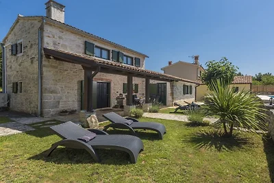 Villa in Kanfanar mit Schwimmbecken
