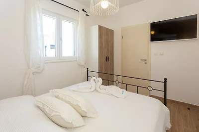 Apartments Aqua - Two Bedroom Apartment with ...