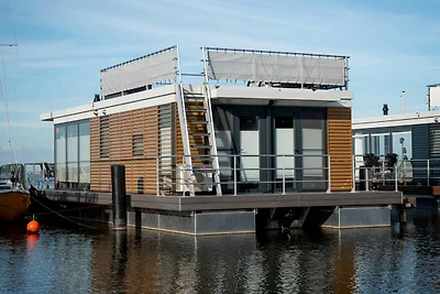 Hausboot mit Dachterrasse und schöner...