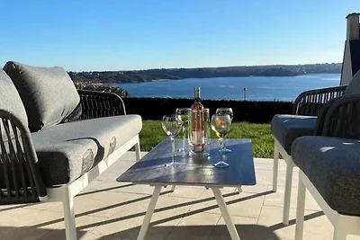 Ty Ewano · Schönes Haus mit Meerblick in...