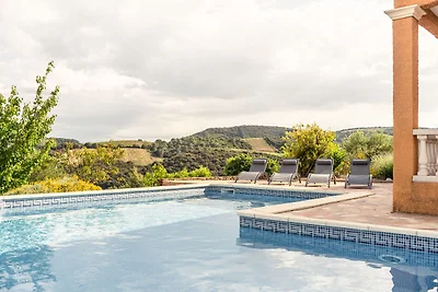 Schöne ruhige Villa mit privatem Pool in...
