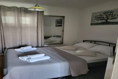 Elegant Trogir Apartment with Garden Terrace ...