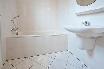 Charmantes Waldhaus, umgeben von einem Garten