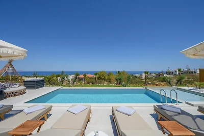 Villa a Heraklion con vista sulle montagne