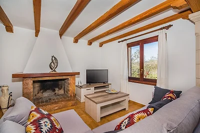 Friedliche Landvilla mit Pool