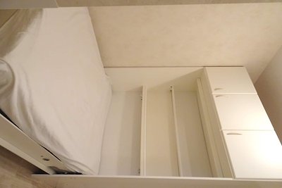 Appartement, woonkamer met uitzicht op zee