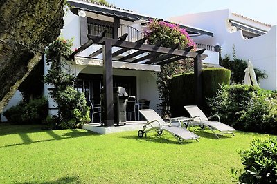 Lovely Villa in Marbella with Gardens, Pool a...