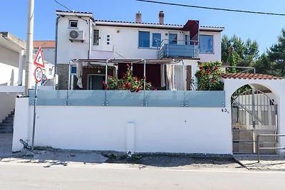 Apartment in Arbanija mit Sprudelbad