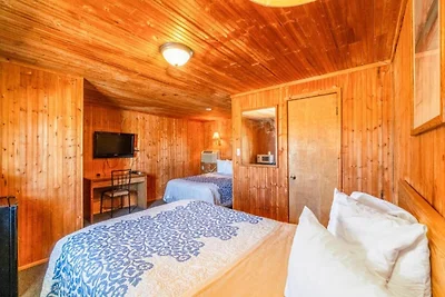 La Crosse, Kansas | 2 Queensize-Betten