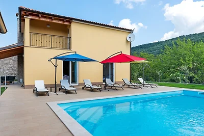 Ferienhaus in Buzet mit Terrasse