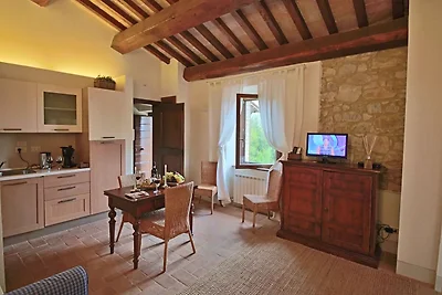 Moderna casa vacanze con piscina a Foligno