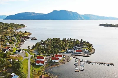 12 Personen Ferienhaus in Jelsa