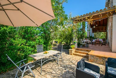 Haus in Buger mit privatem Pool und Garten