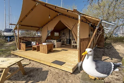 Luxe safarilodge aan het water