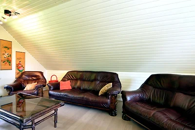 Vrijstaande, rustig gelegen woning met ruime...