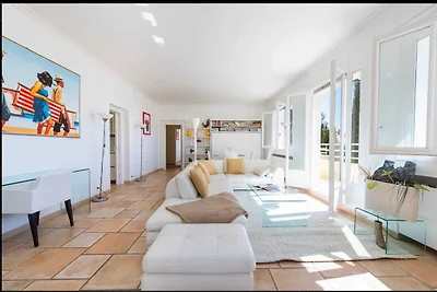 Penthouse mit Meerblick und klimatisiertem Po...