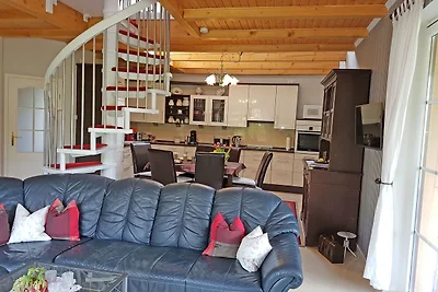 Reizendes Ferienhaus mit Swimmingpool Nähe...