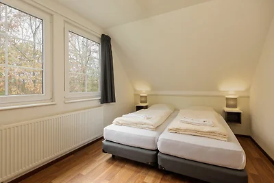 Villa mit Sauna, in der Nähe des Golfplatzes