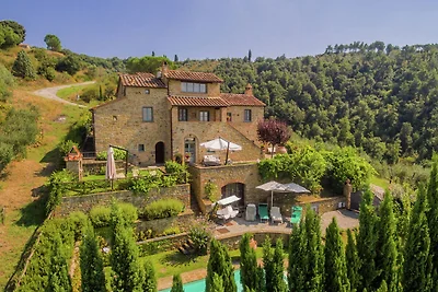 Noble Villa in Cortona mit Swimmingpool