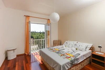 Villa Harmonia con patio e piscina in comune