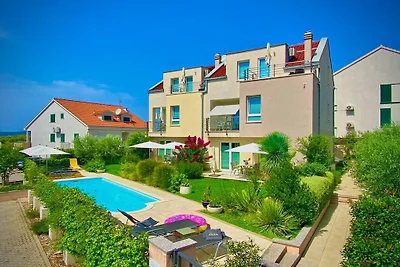 Ferienwohnung in Milna mit Schwimmbecken