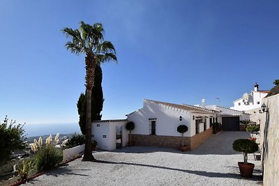 Suggestiva villa in Arenas con piscina...