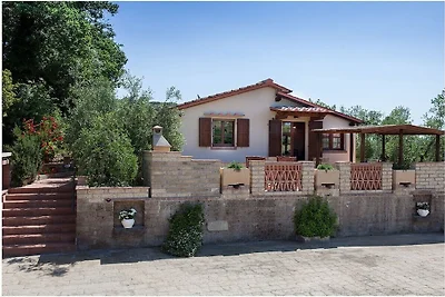 Villa in Riparbella met zwembad