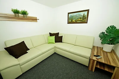 Geräumige Ferienwohnung in Kappl mit Terrasse