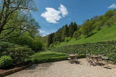 Luxuriöse Mühle mit Hallenbad in den Ardennen