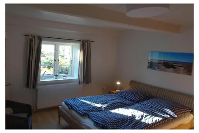 Vakantiehuis in Midlum met zwembad