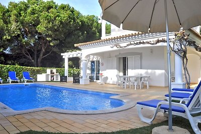 Komfortables Ferienhaus in Vilamoura mit Pool
