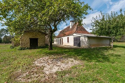 Ferienhaus in Cendrieux mit Gartenhäuschen