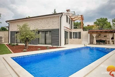 Villa in Tinjan mit Barbecue und Wifi