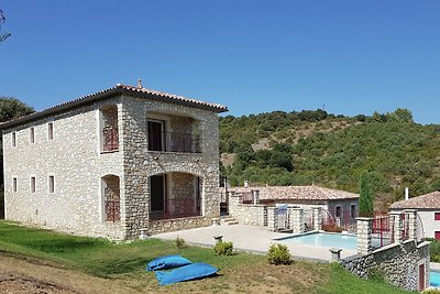 Ferienhaus mit Aussicht und privatem Pool