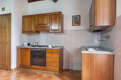 Snug Apartment in Gambassi Terme-Fi with Tenn...